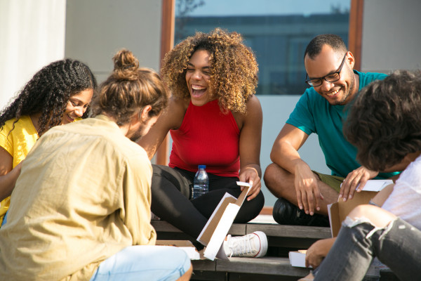 jovens no mercado de trabalho